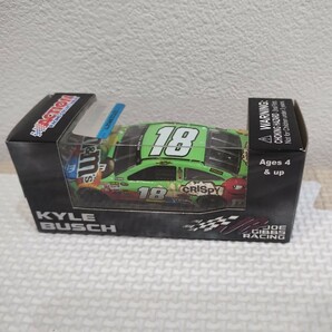 Action アクション 1/64 NASCAR ナスカー トヨタ カムリ カイル・ブッシュ m＆m's CRISPYの画像1