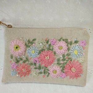  hand embroidery * hand made *. flower . fully * pouch *linen* fastener opening and closing beads, hand-knitted doi Lee decoration attaching 