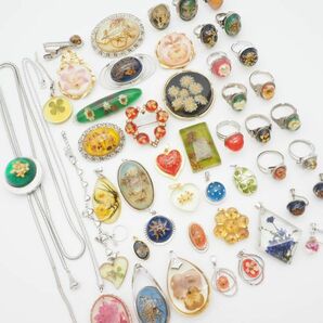 (T0402) 1円 昭和レトロ 水中花 アクセサリー 約360g 大量 セット ネックレス ペンダントトップ ブローチ イヤリング 指輪 等 まとめての画像1