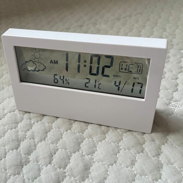 シンプルデジタル時計 置き時計 目覚まし時計　カレンダー 温度 湿度