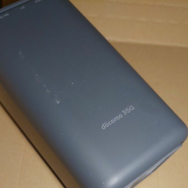 →(現状品)←　NTT docomo 5G HR01 ルーター グレー(本体のみ)()