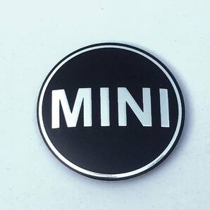 31mm×1枚■MINI ミニクーパー ＢＭＷ エンブレム フロント ボンネット リア トランク アルミ製 キズ 剥げ 補修 交換等に!! 裏面両面テープの画像2