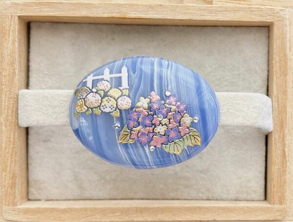 ★〜超貴重天然石「神の石」ブルーレース　紫陽花　フワロフスキー　帯留め　40×30〜★