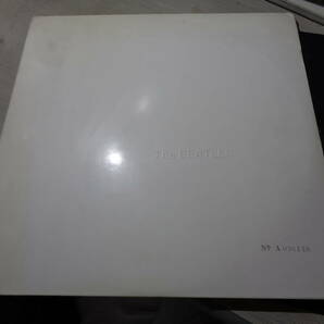 5桁美ジャケ 美赤盤/ビートルズ/ホワイト・アルバム(JAPAN/Apple:AP-8570~71 RED WAX 2LP/THE BEATLES(WHITE ALBUM)/No A 096140の画像1