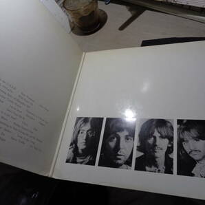 5桁美ジャケ 美赤盤/ビートルズ/ホワイト・アルバム(JAPAN/Apple:AP-8570~71 RED WAX 2LP/THE BEATLES(WHITE ALBUM)/No A 096140の画像3