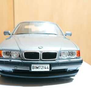 ★ 新品同様 未展示 OTTO 1/18 BMW E38 750iL (シルバー) OTM952 ★の画像3