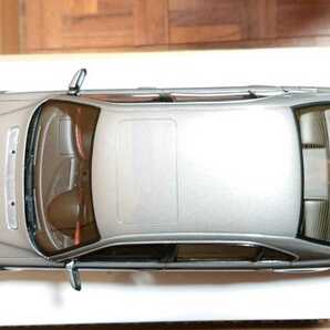 ★ 新品同様 未展示 OTTO 1/18 BMW E38 750iL (シルバー) OTM952 ★の画像7