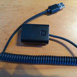 SONYのミラーレス一眼用のダミーバッテリー（NP-FW50互換）、ＵＳＢで給電。α７ｓで使用していました。の画像1