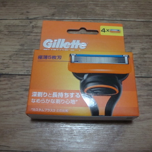 ★ 新品 Gillette ジレット FUSION5+1 フュージョン 替刃（４コ入）極薄５枚刃 ★の画像1