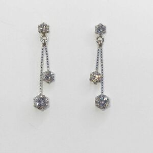 天然ダイヤモンド　揺れる　ピアス　PT900 0.50 0.25 ct 刻印入り　Diamond