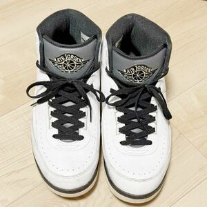 NIKE AIR JORDAN 2 RETRO WHITE/BLACK-COOL GREY 