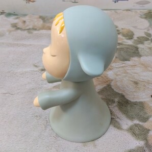 奈良美智 Little Wanderer リトルワンダラー 人形 2003年作品 現代アートの画像3