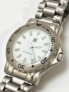 Givenche Quartz Watch работает 18682209