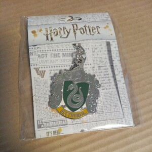 ハリーポッター　スリザリン　寮章キーホルダー　チャーム　ホグワーツ　HarryPotter マルフォイ　ヘビ　スネーク　0416-中央-TA　