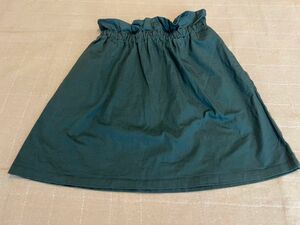 美品　スカート　110 120 130 グリーン　カーキ　綿　ウエストゴム UNIQLO ユニクロ　女の子　コットン ミニスカート