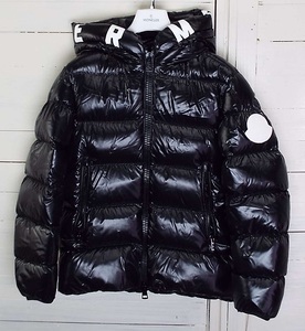 T2446〇MONCLER(モンクレー/モンクレール)DUBOIS デュボア ダウンジャケット 日本限定 サイズ1 ワッペン/プリント/シャイニー ハンガー付