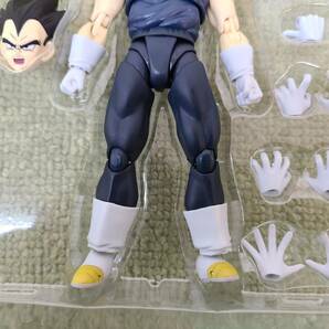 084-M67) 中古品 S.H.Figuarts ドラゴンボール超 ベジータ SUPER HERO フィギュア バンダイの画像5