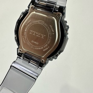 275-HK48) 美品 G-SHOCK×ITZY イッチ ジーショック 2100 SERIES 時計 ウォッチ アナログ デジタル ブラック 黒 GMA-P2100ZY-1AJRの画像3