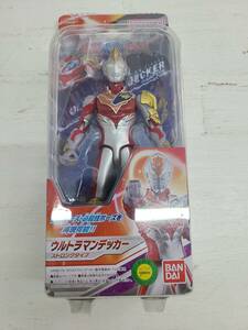 098-M32) 未開封品 ウルトラアクションフィギュア ウルトラマンデッカー ストロングタイプ フィギュア バンダイ