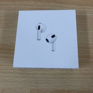 中古品・美品 アップル Apple AirPods (第3世代) 2021年製 MME73J/A ワイヤレスイヤホン エアポッズ