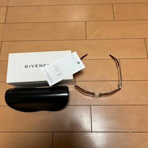 GIVENCHY サングラス　SGV139S COL.579R
