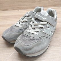 ◇ New Balance ニューバランス マジックテープ ランニング ロ－カットスニーカー サイズ23.5 グレー系 レディースメンズ E_画像1