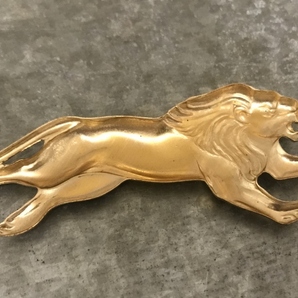 デッドストック USA製 真鍮 ブラス ライオン 獅子 紋章 チャーム アメリカ アンティーク クラフトパーツ ハンドメイド エンブレム 紋章の画像4