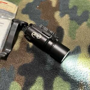 実物 surefire x300 シュアファイヤ ウェポンライト DGスイッチ SIG226 Ｇ19 絶版 seals devgru lbt crye の画像3