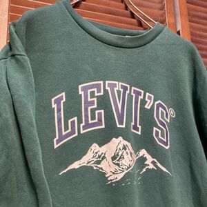 AFAQ 1スタ 緑 カレッジ スウェット リーバイス LEVIS ロゴ レア 90s 00s ビンテージ アメリカ 古着 ベール 卸 仕入れ