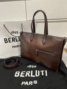 定価70万円完売ベルルッティ berlutiパースペクティブネオ　ブリーフケース　トートバッグ カリグラフィー アンジュール