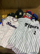 S-167◆プロ野球チーム レプリカユニフォーム ベースボールキャップ まとめて ヤクルト オリックス ソフトバンク他 山田哲人 Tシャツ_画像3