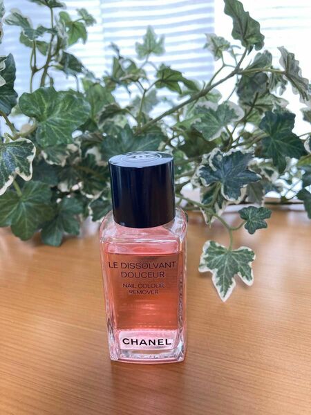 CHANEL ネイルリムーバー