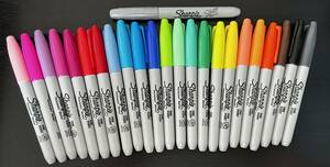 中古品　Sharpie シャーピー 油性マーカー 中字 油性ペン カラー 23本＋ メタリックシルバー１本