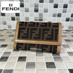 FENDI フェンディ　長財布 三つ折り財布　ズッカ　2