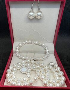 新品　天然真珠のネックレス　ブレスレット　ピアスの3点セット　AB891