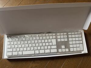 Apple純正 有線キーボード Magic Keyboard（テンキー付き）- 日本語(JIS) 