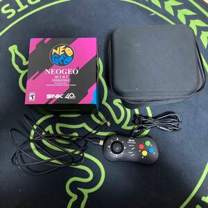 ネオジオミニインターナショナル　ゲームパッドと専用ケース付き NEOGEO mini PAD