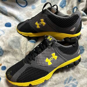 新品同様！1回のみ着用　アンダーアーマー　軽量ランニングシューズUA　UNDER ARMOUR ASSERT26.5㎝定価14800円　送料全国520円