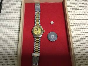 不動品　TAG Heuer / タグホイヤー　2000 プロフェッショナル　964.013 腕時計　ゴールド文字盤/ステンレスベルト