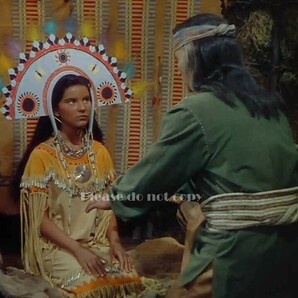 1950年 映画 西部劇 「折れた矢」 ソンシアレイ 役 デブラ・パジェット 大きなサイズ写真の画像1