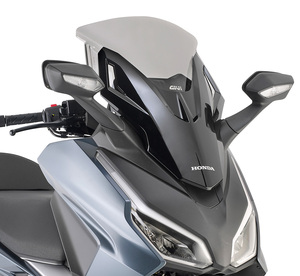 【送料無料】GIVI FORZA(フォルツァ) 250用 ショートスクリーン ライトスモーク D1187S　MF15／MF17用