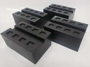 ■自動車整備リフトブロック　４個セット　超高耐久モデル　リフト用ゴムブロック　80ｍｍ　タイヤ交換　ラバー 溝付き リフトパッド