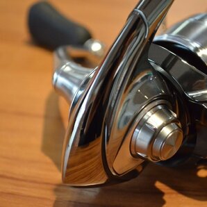 【美品☆人気モデル】ダイワ 22 イグジスト LT 2500S DAIWA EXIST スピニングリール ブラックバス エギング KKMの画像4