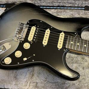 レア Fender American Professional Stratocaster Limited Edition Silverburst HSS 美品の画像5