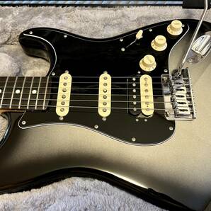 レア Fender American Professional Stratocaster Limited Edition Silverburst HSS 美品の画像2