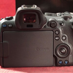 キヤノン EOS Ｒ６ バッテリー2個と専用フレームのおまけ付き Canon eos r6 の画像4