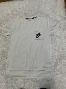 NIKE ウィメンズ　シグナルTシャツ　ホワイト カットソー　半袖