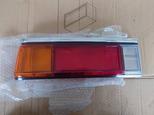 KE70 カローラ 左テールレンズ 新品 AE70 AE71