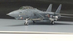 ☆1円スタート☆ トップガン 1/144 F-14A トムキャット マーヴェリック・グース 完成品