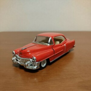 minicar 1/43 Cadillac Series 62 Kinsmart